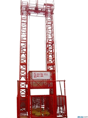 SS100/100施工升降機的正面升降機制與制造工藝詳解